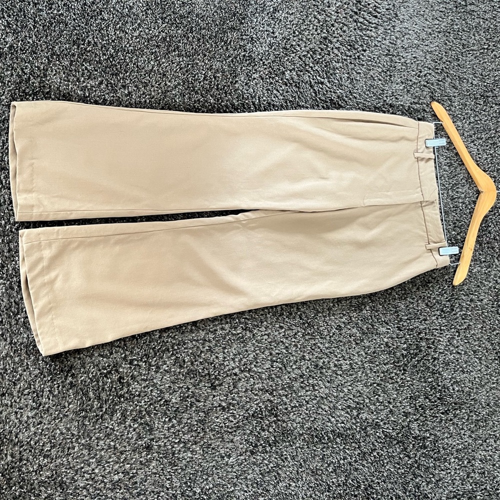 Nili Lotan corette cropped camel wool pants. Size 2